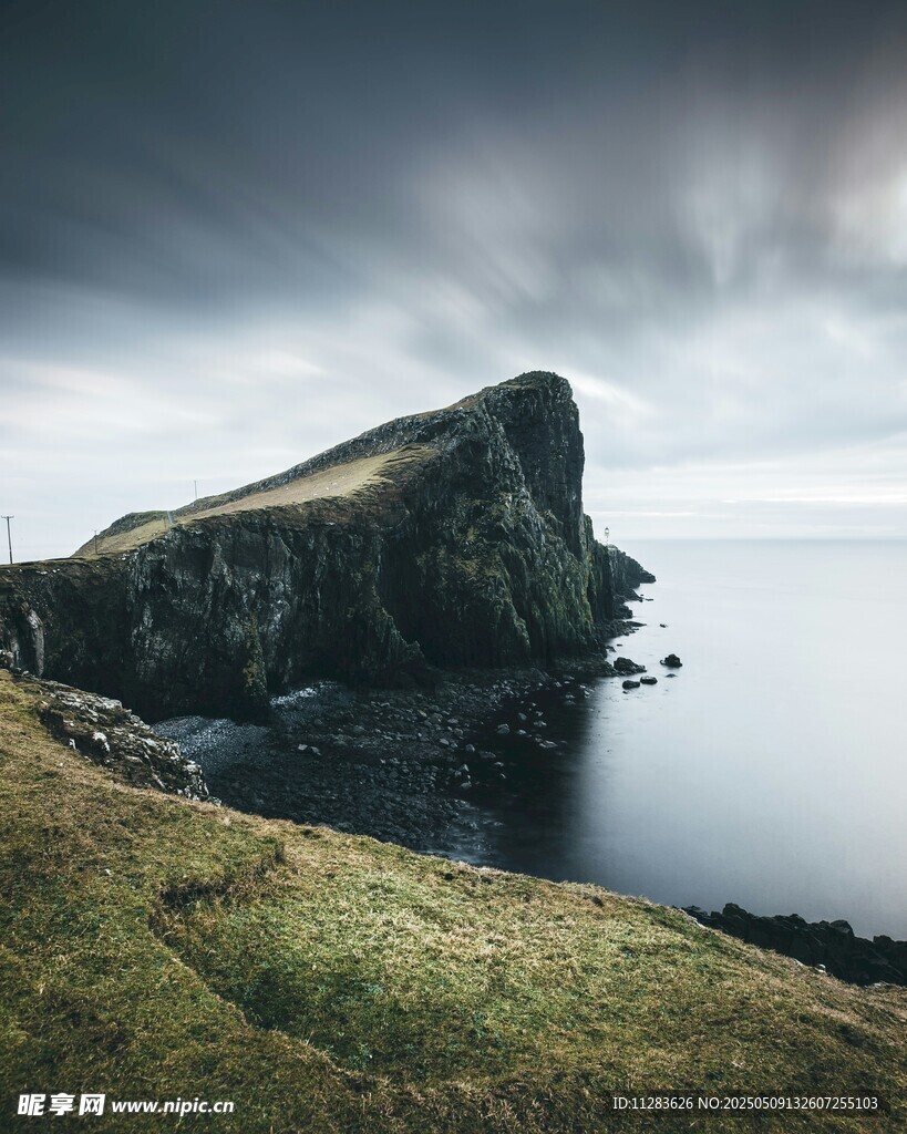 海边孤崖美景