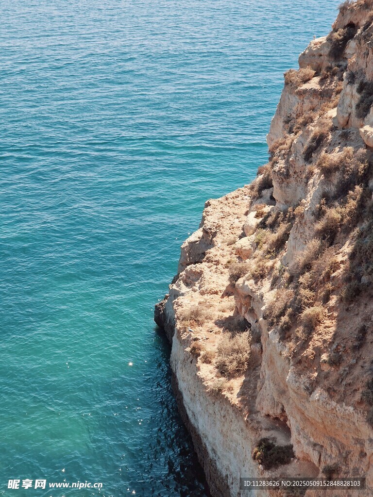 海边悬崖美景
