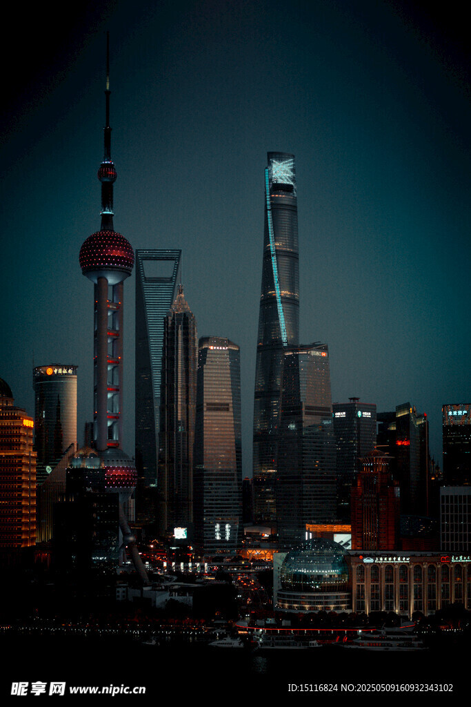 上海璀璨夜景摩天大楼群
