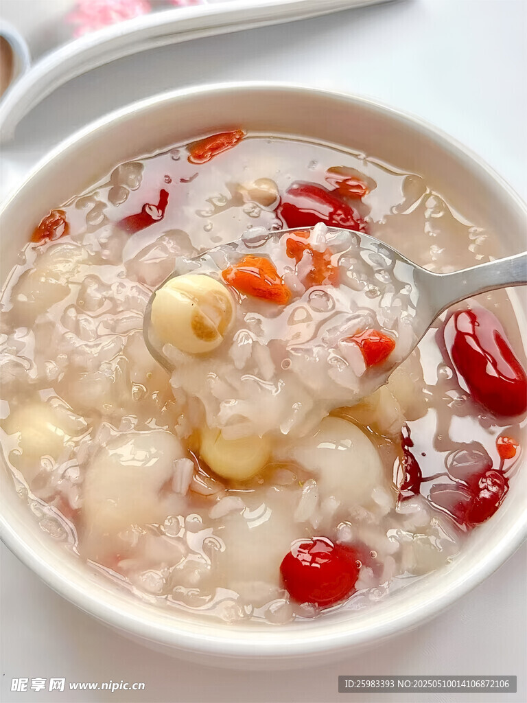 红枣莲子粥