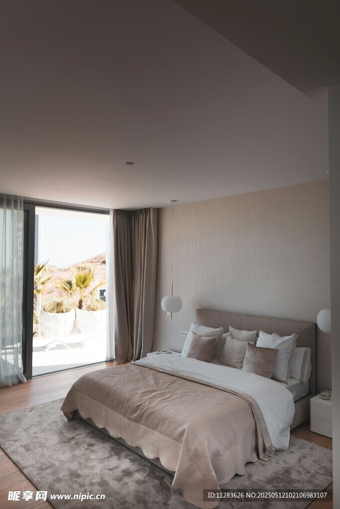现代简约风格温馨卧室