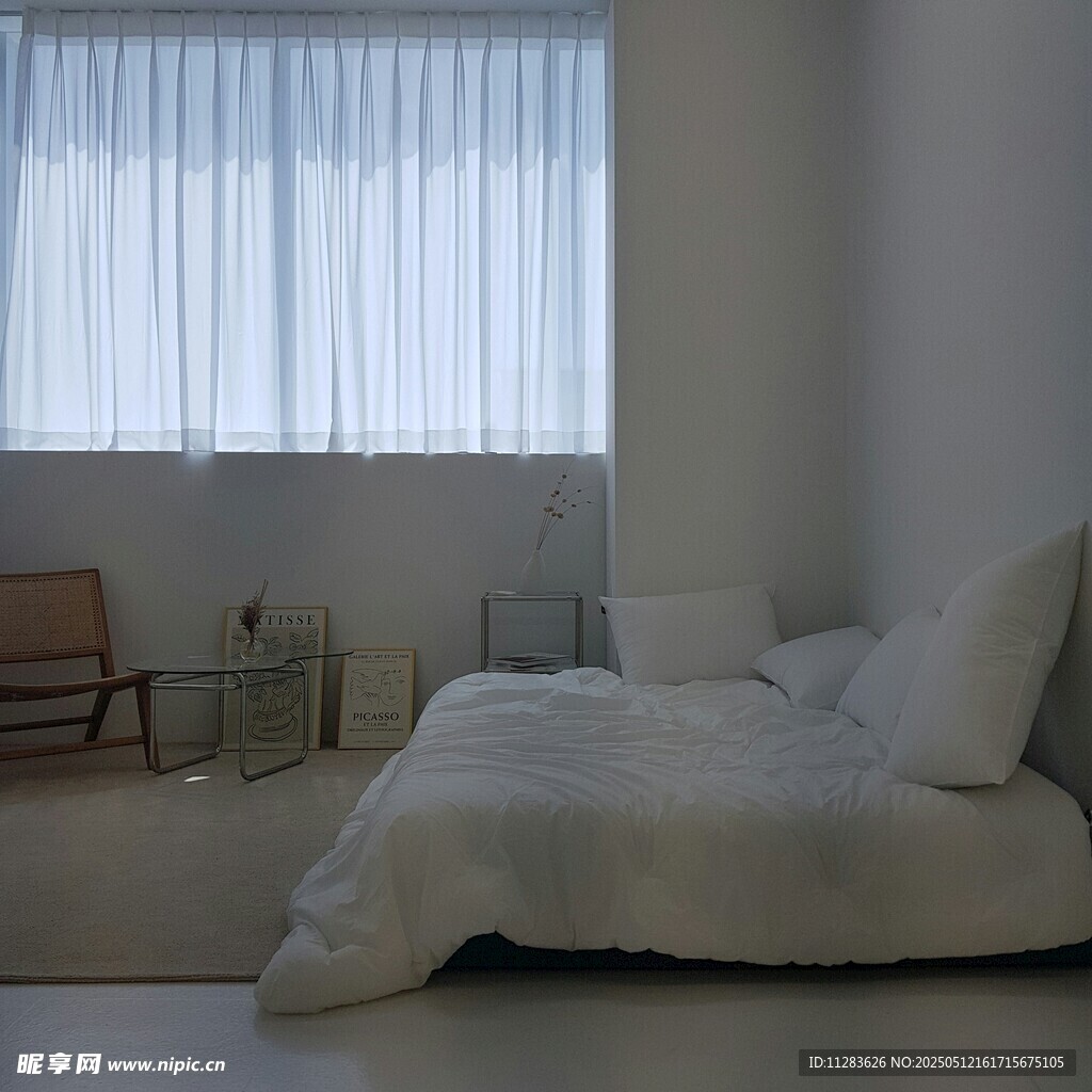 简约白色系温馨卧室空间