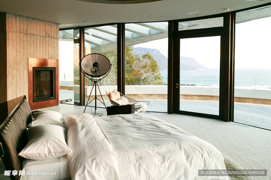 现代简约风卧室海景视野