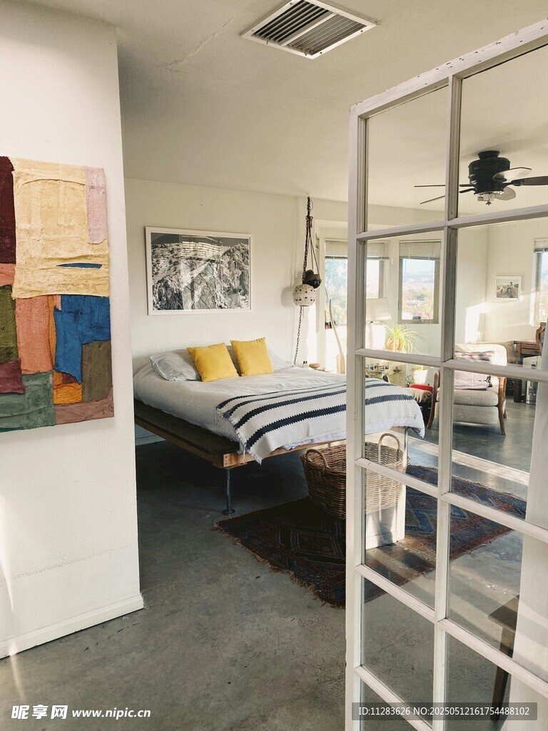 现代简约风格卧室空间