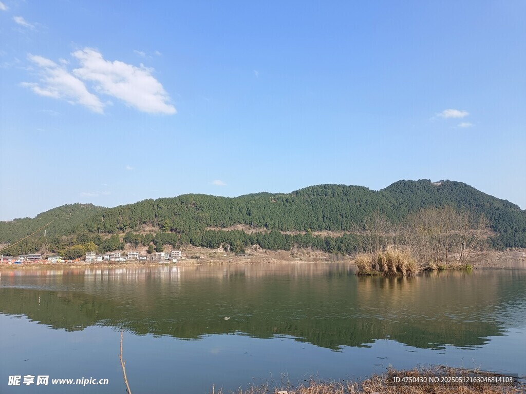 湖畔美景