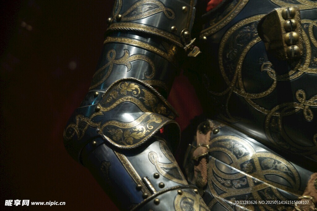 精美中世纪骑士护臂盔甲