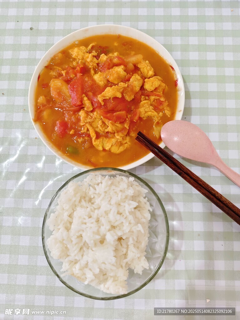 番茄鸡蛋配白米饭