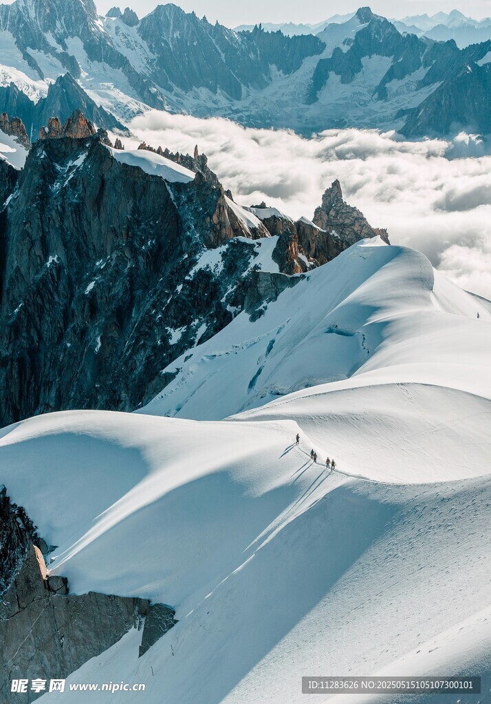 雪山壮丽景观