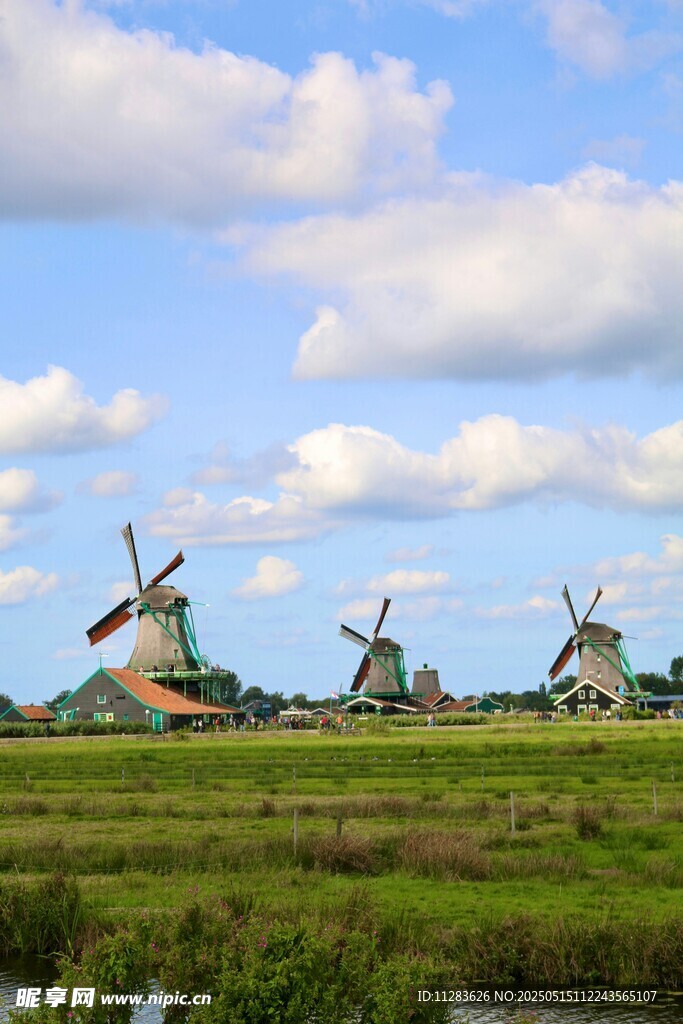 荷兰田园风车美景