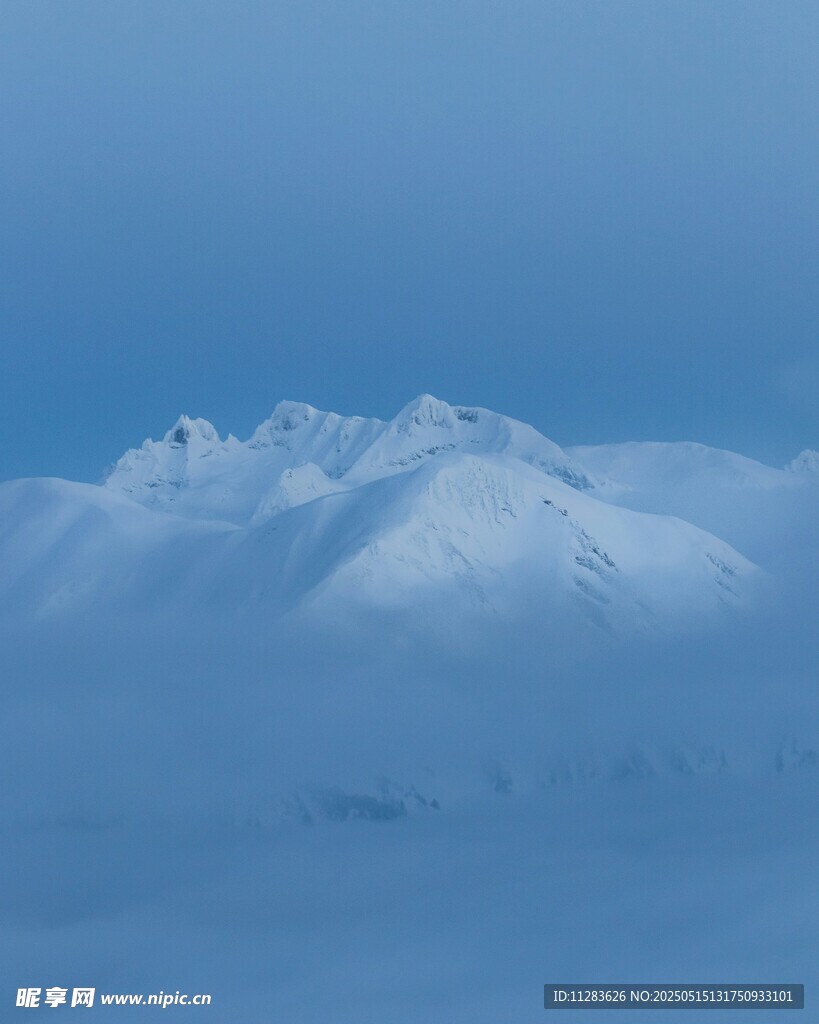 雪山壮丽景致