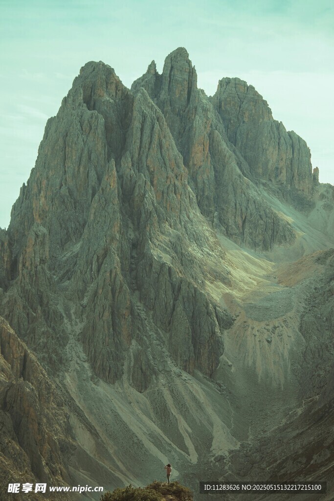 巍峨壮丽的高山景观