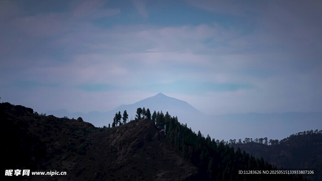 山巅暮色