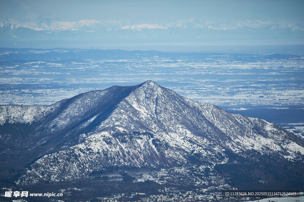 雪山壮丽景观