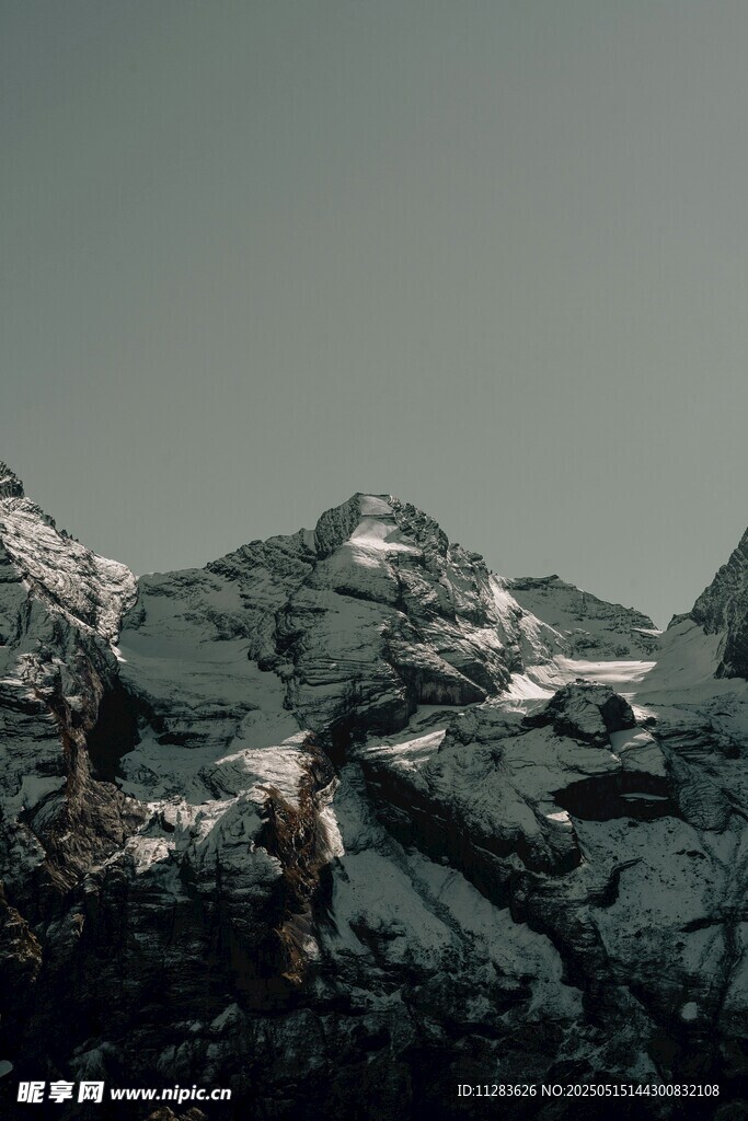雪山壮丽景致
