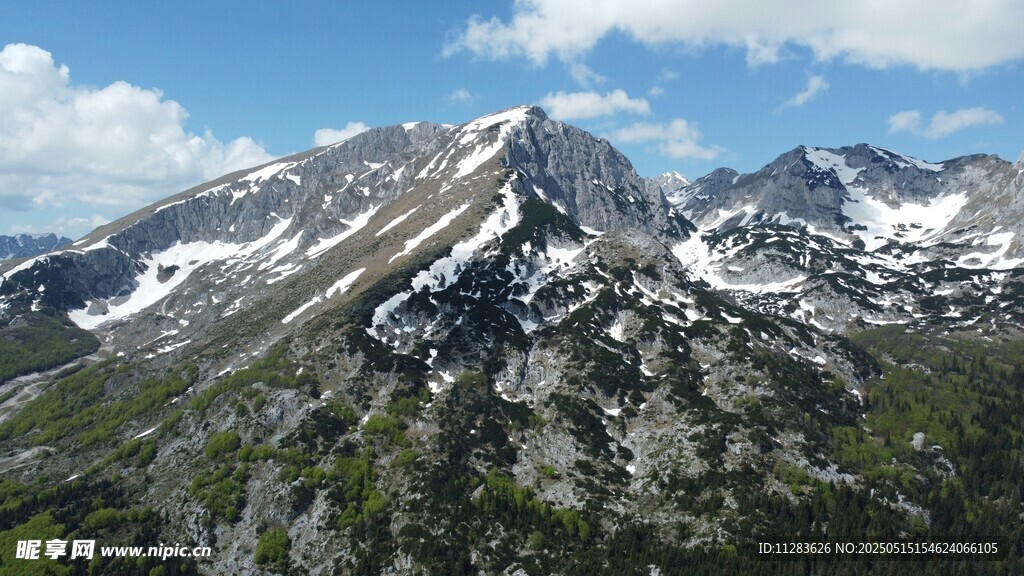 壮丽雪山风光