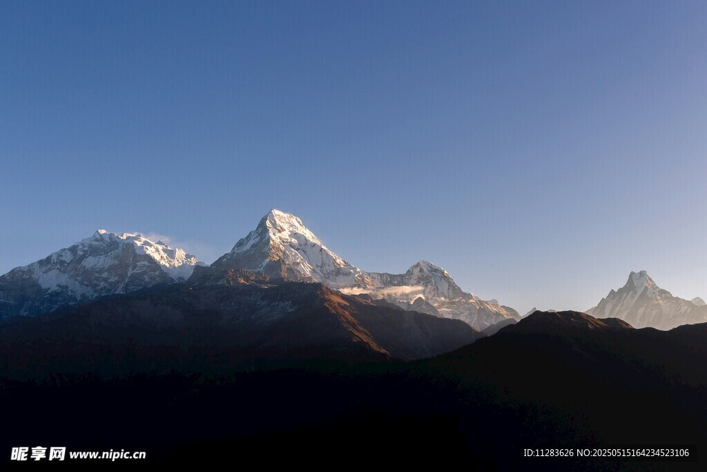 壮丽雪山美景