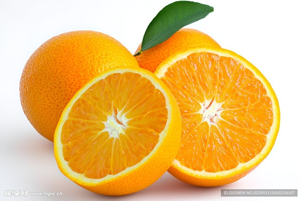 新鲜多汁的切开橙子