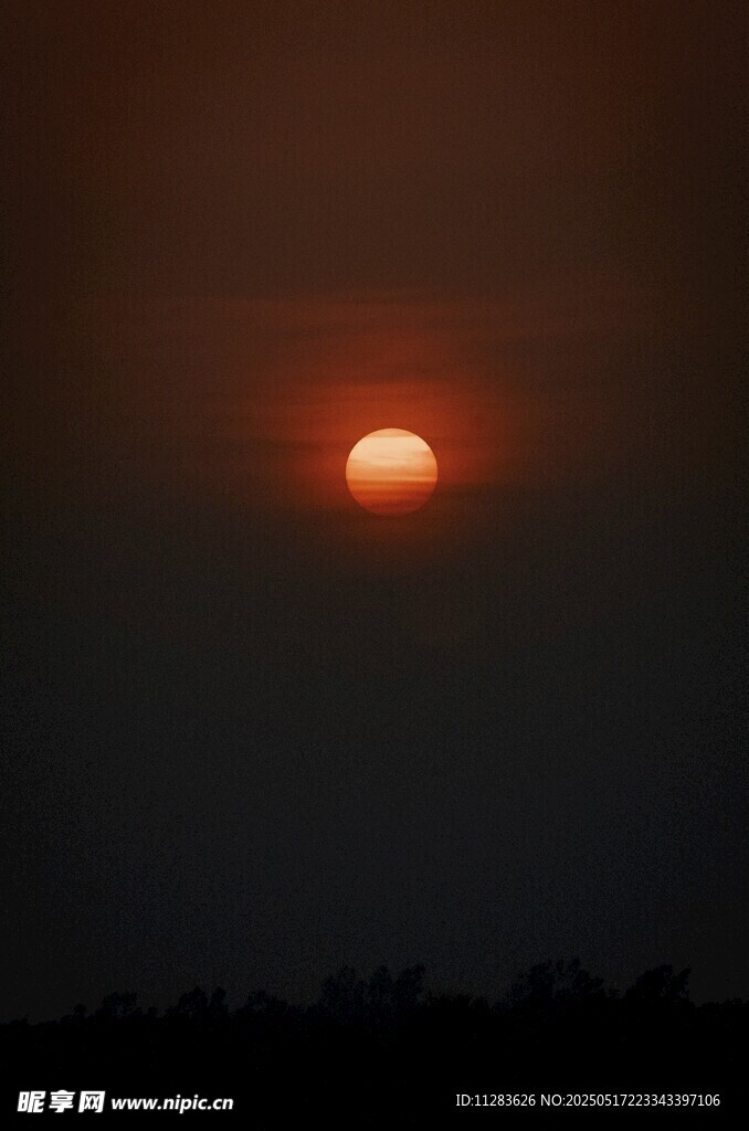 夕阳西下的壮丽景象