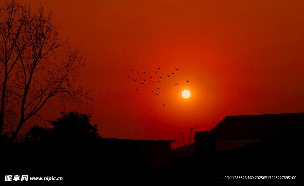 夕阳西下的美丽天际