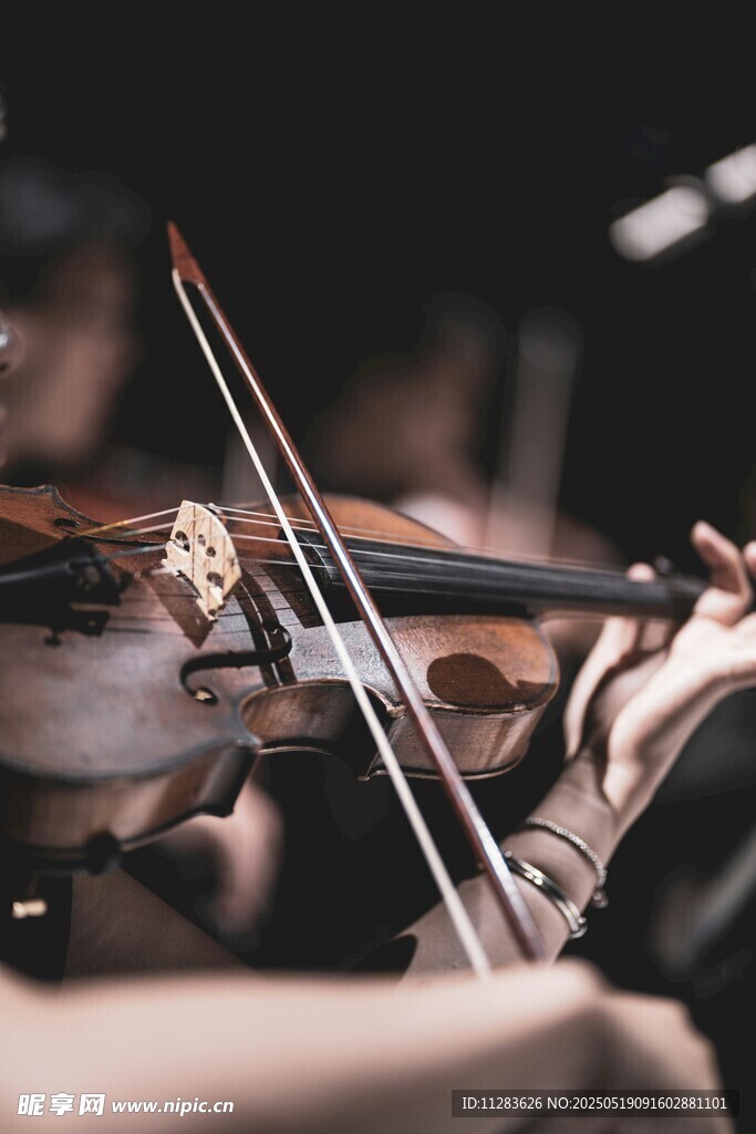 小提琴演奏瞬间