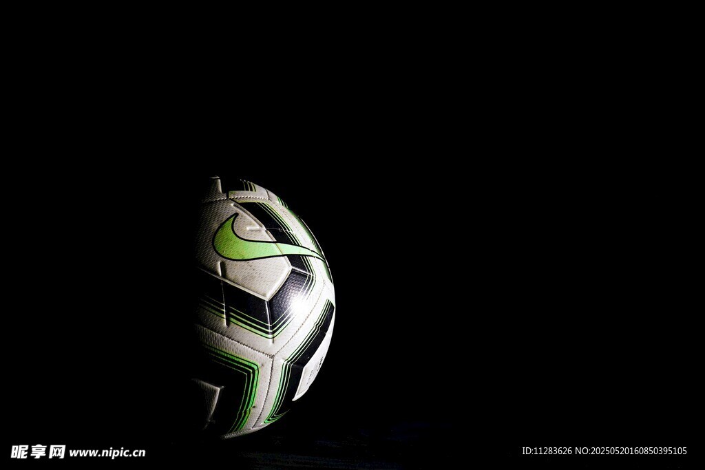 炫酷赛车头盔特写