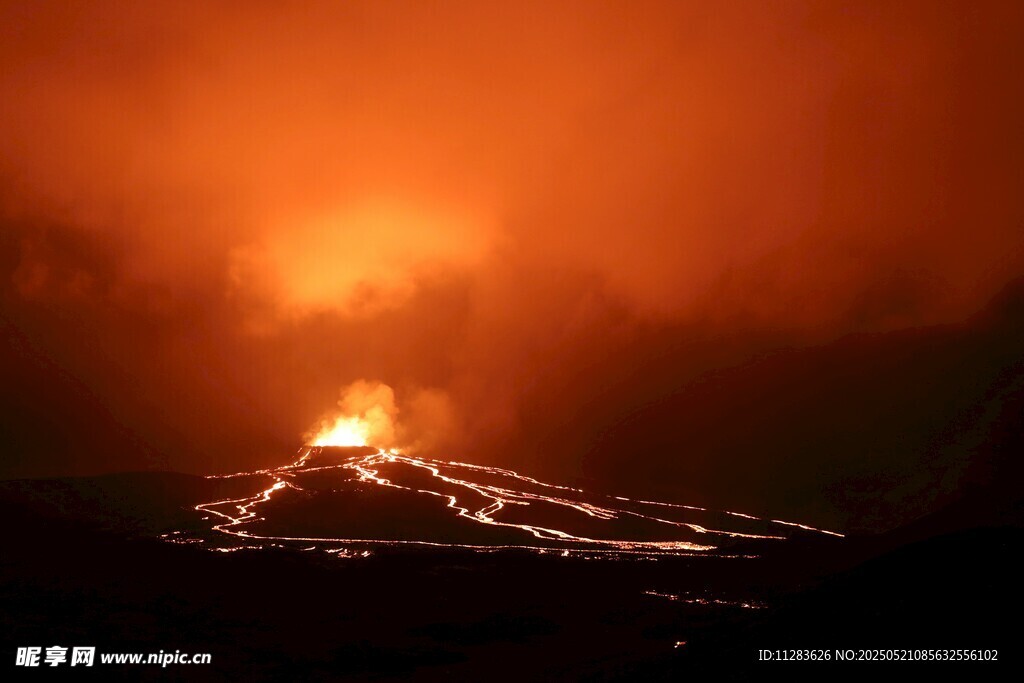 火山喷发壮丽景象