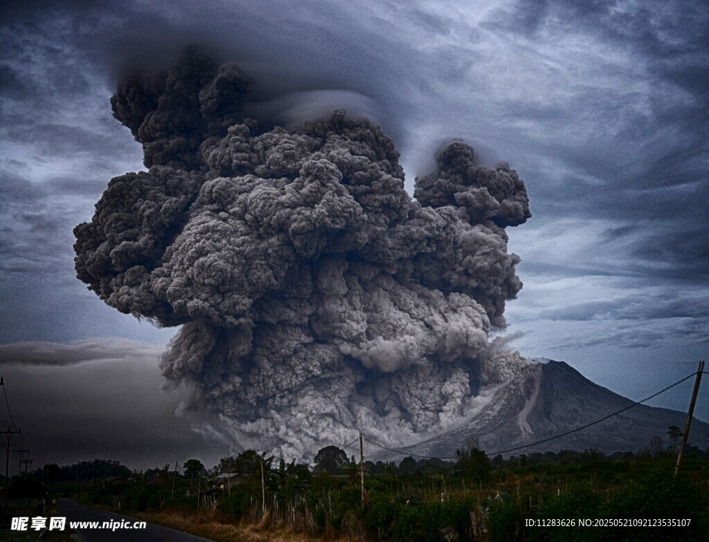 火山喷发壮观景象