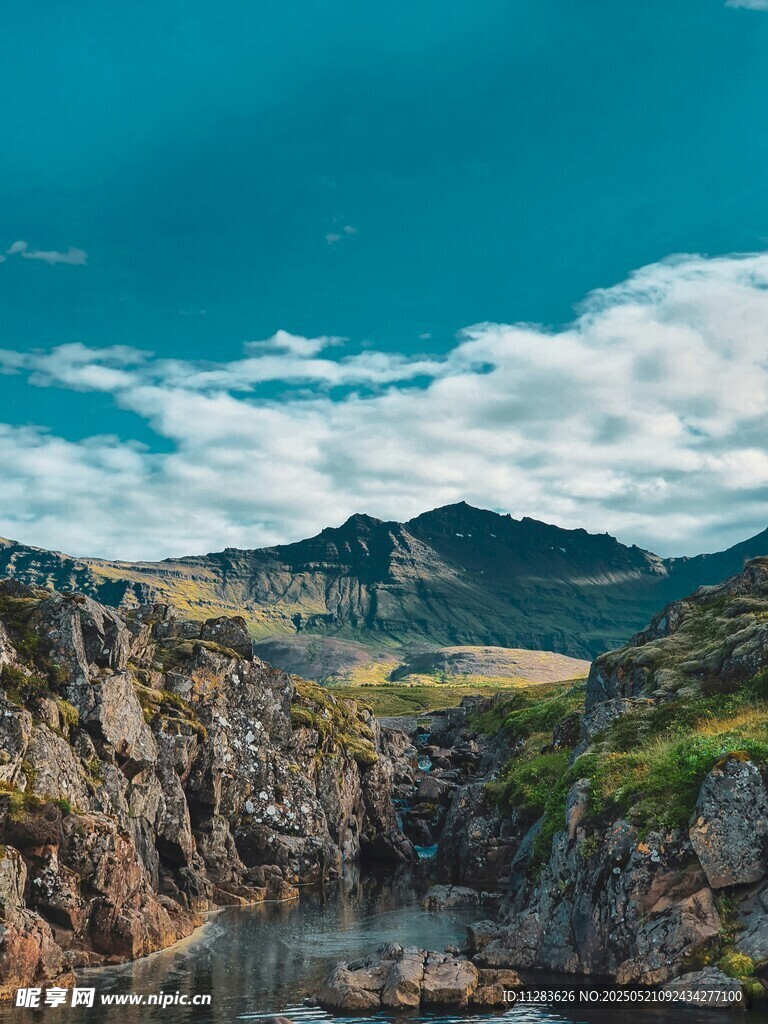 山间河谷美景