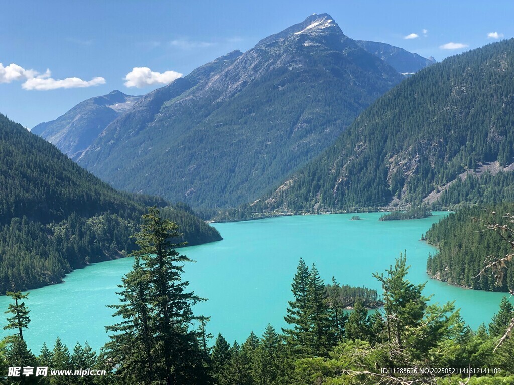 绝美湖光山色的自然景观