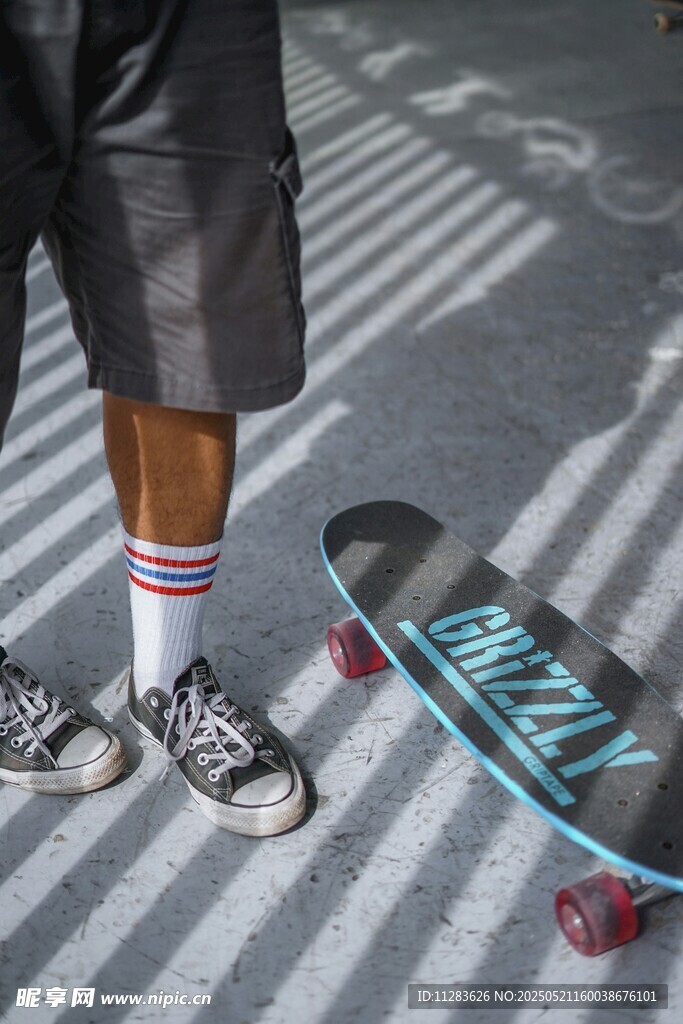 脚下滑板 开启街头新玩法