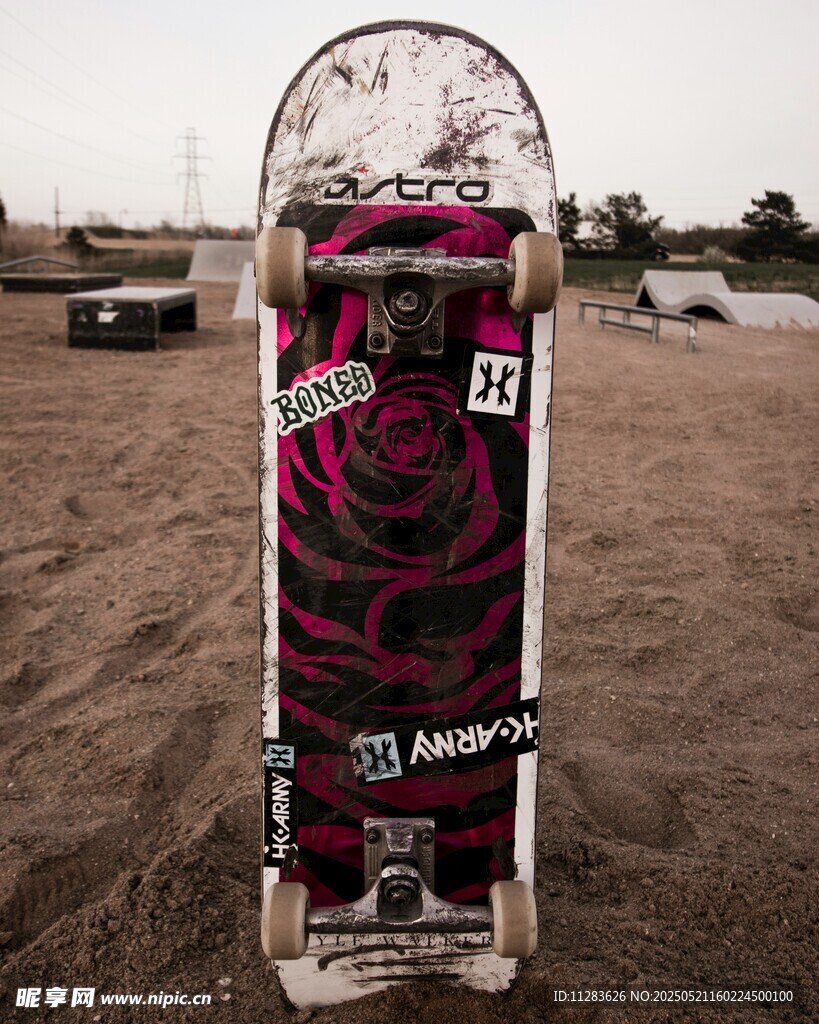 个性涂鸦滑板展示