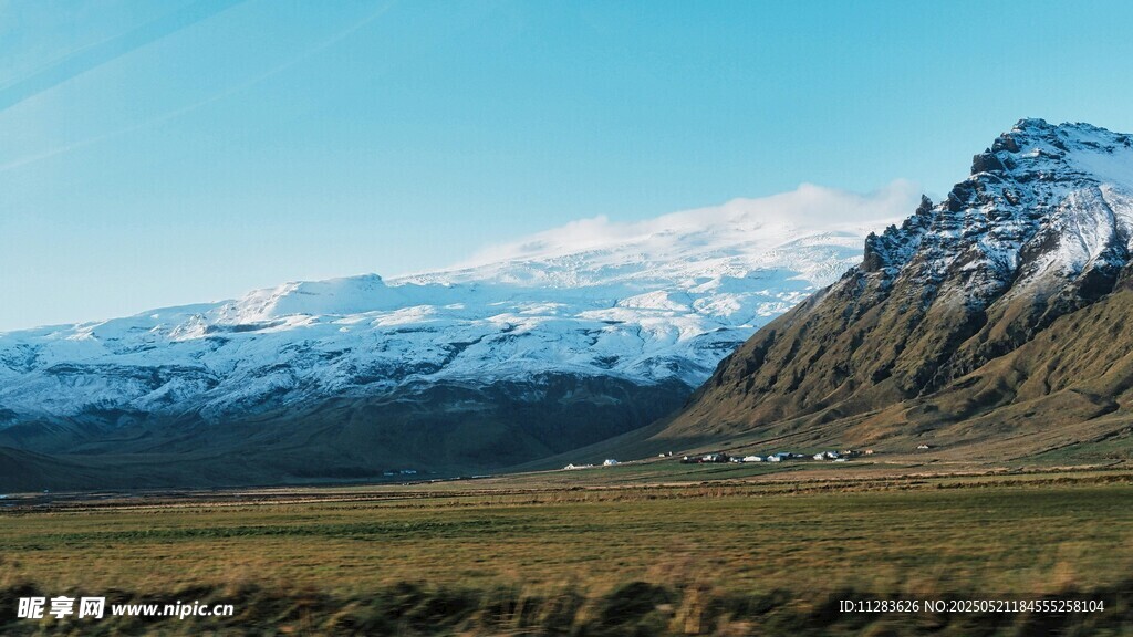 壮丽雪山景观