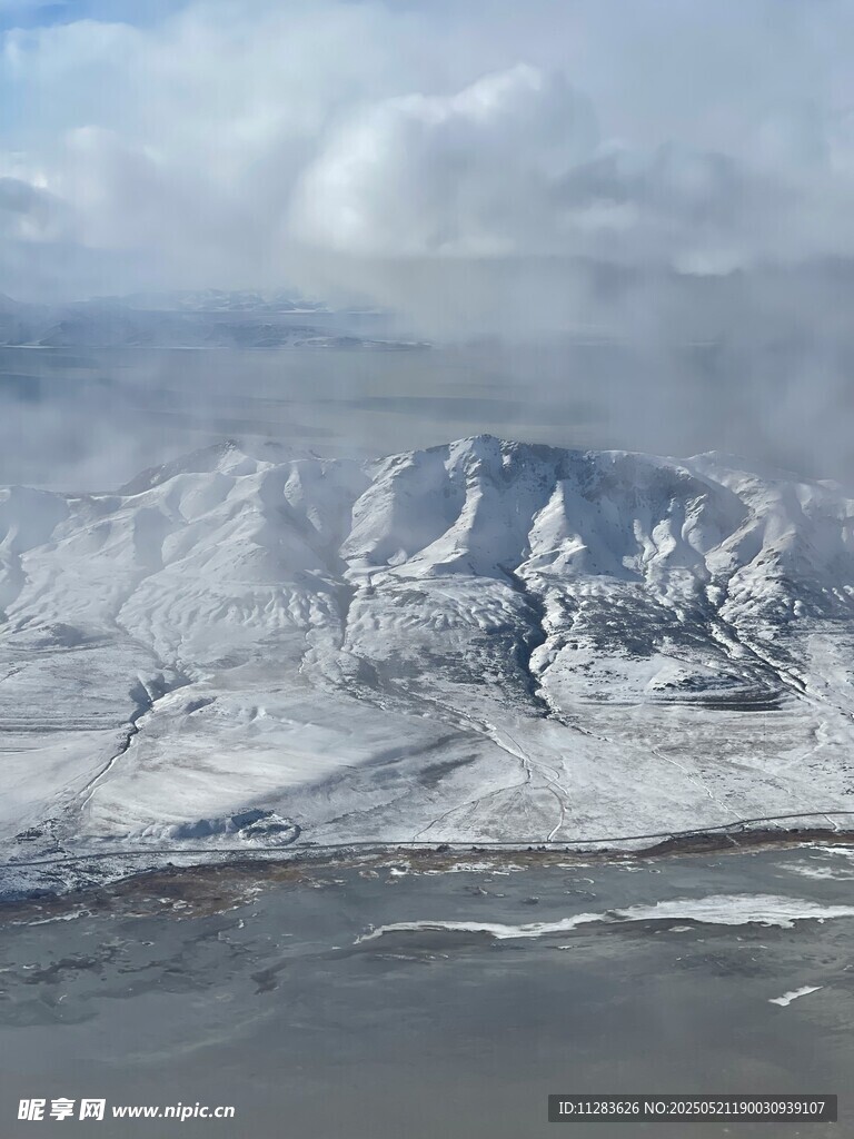 雪山壮丽景观
