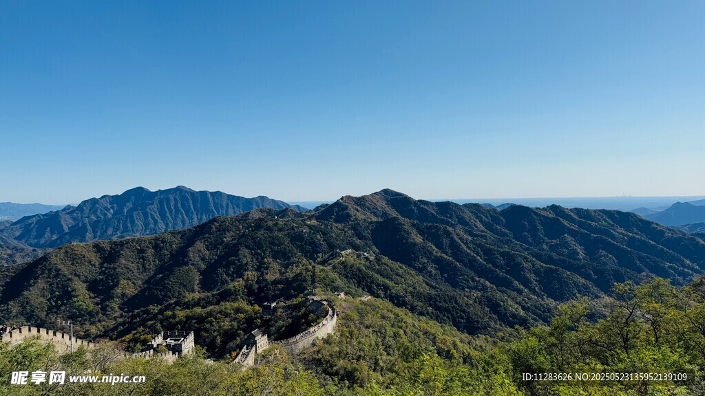 壮丽山峦美景