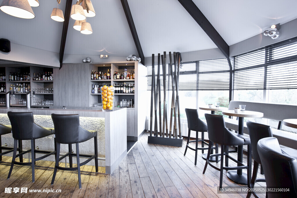 现代简约风时尚餐厅空间