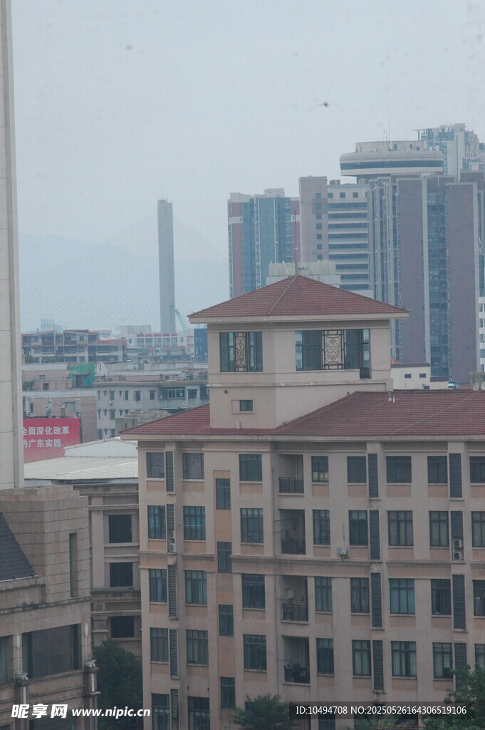 城市中的多层建筑景观