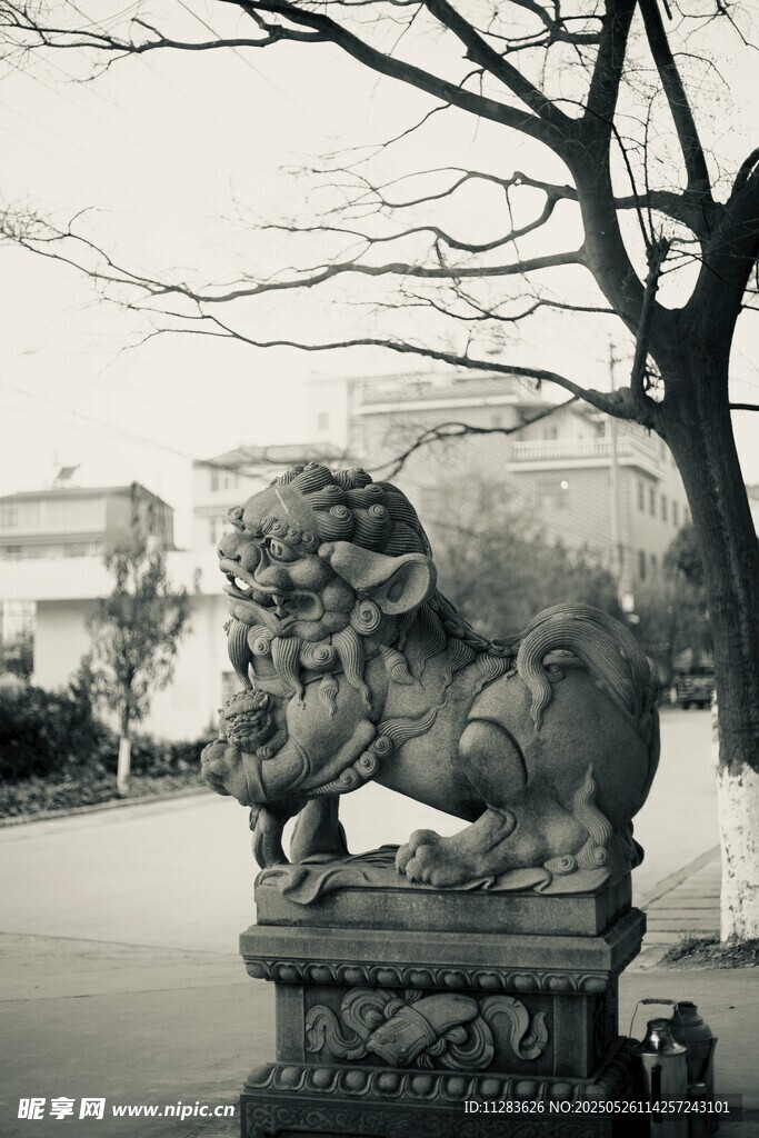 传统石狮子雕塑