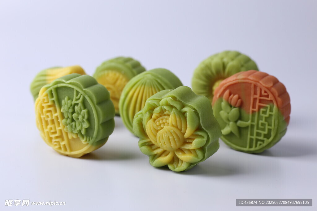 多彩精致月饼糕点