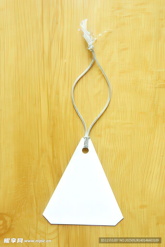 空白三角形吊牌