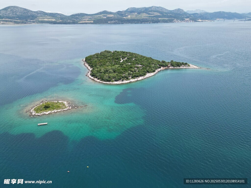海上绿岛 碧海环绕美景