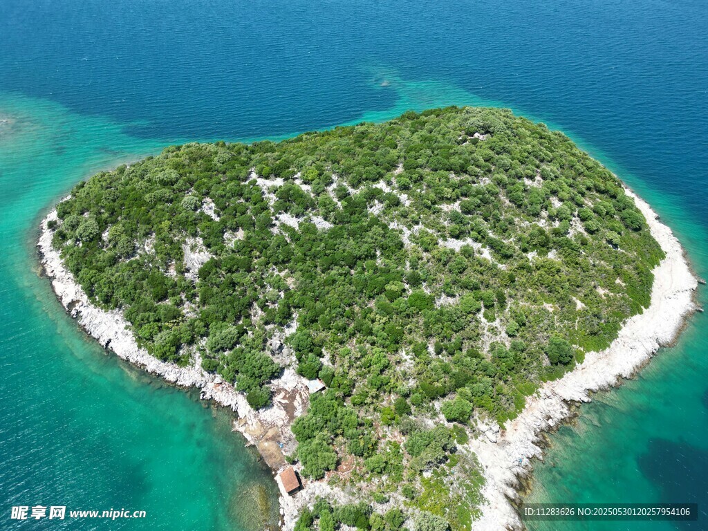 心形海岛俯瞰美景