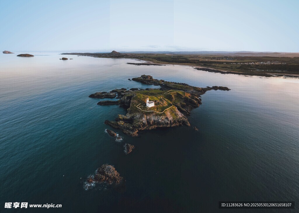 海上孤岛美景