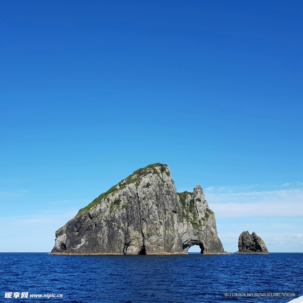 海上孤岩奇观