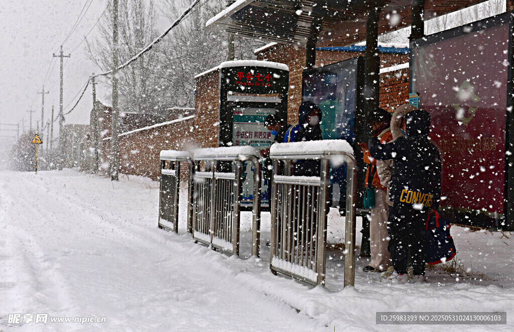 雪天公交站