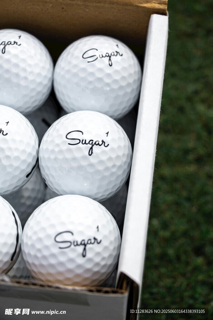 盒装高尔夫球