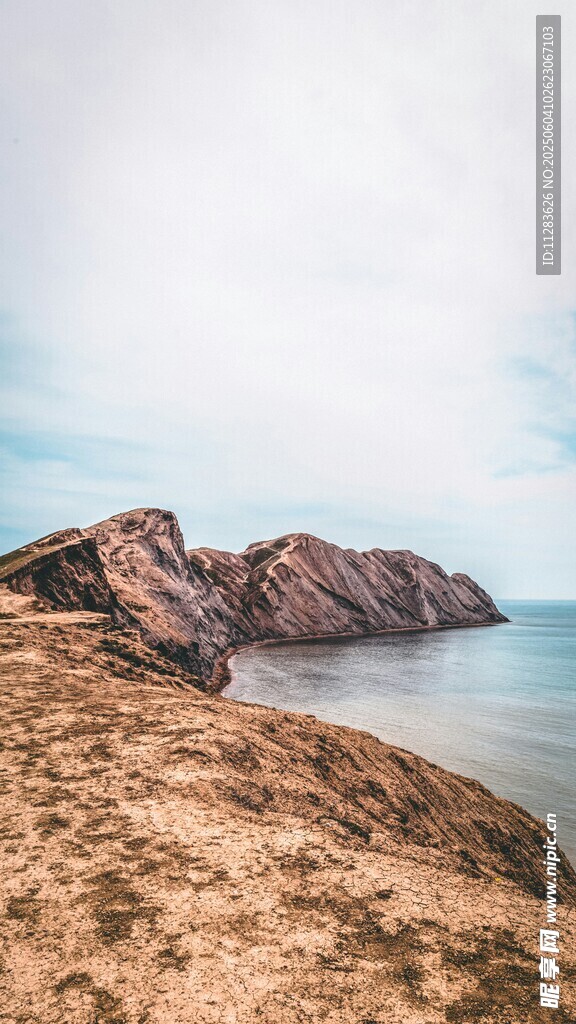 海边嶙峋岩石风景