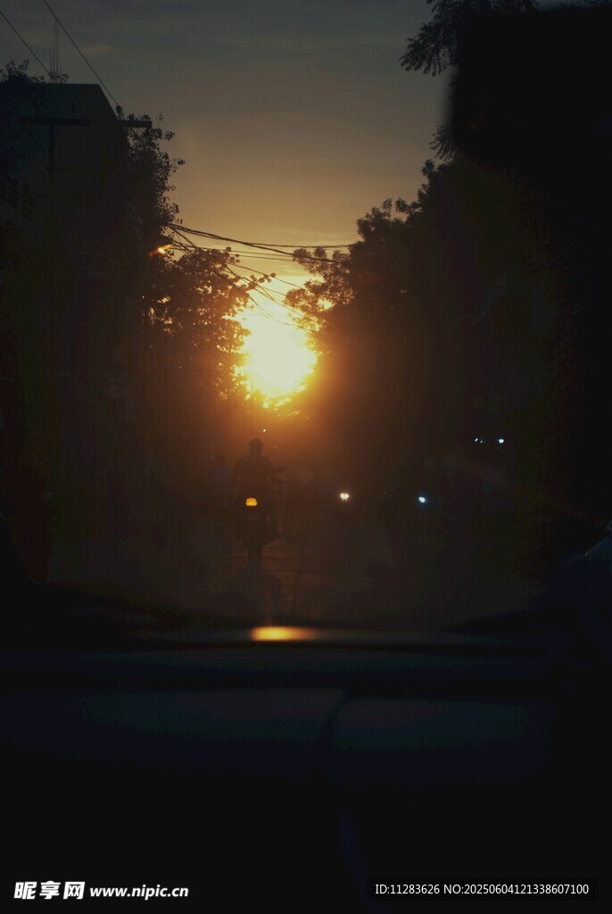 夕阳下的街道美景