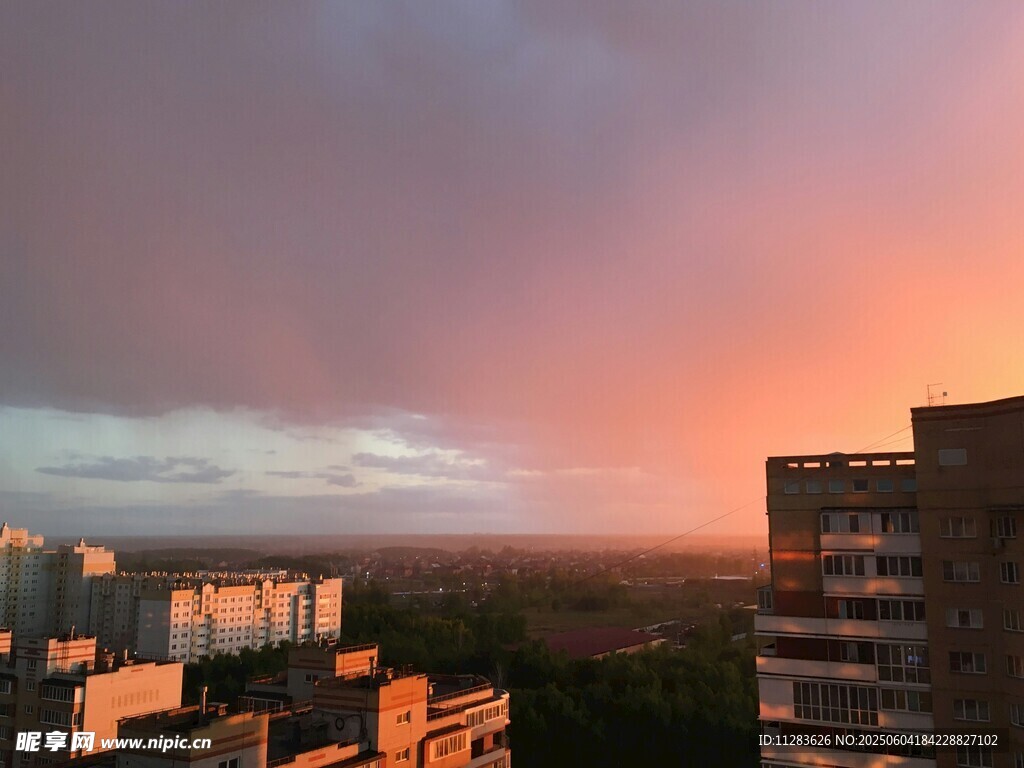 城市黄昏天际线美丽景观
