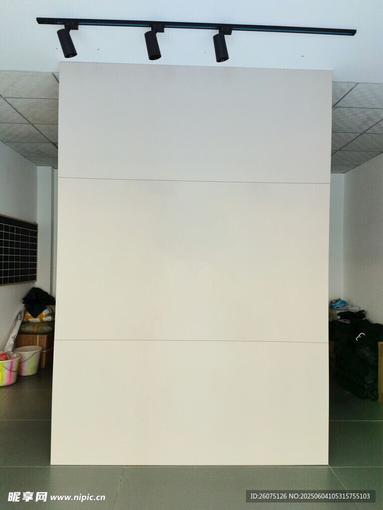 空白墙