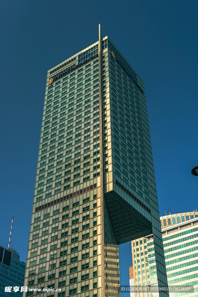 现代摩天大楼独特建筑造型